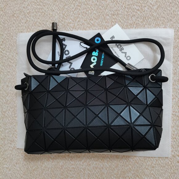 Issey Miyake Black Adjustable Strap Shoulder Bag - Picture 4 of 9